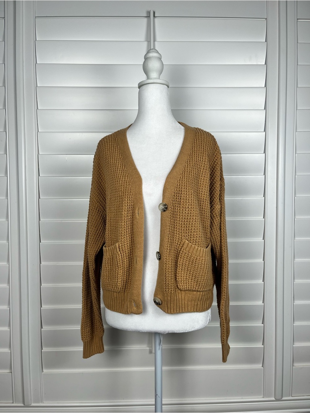Chunky Cozy Knit Button Cardigan in Camel Size Medium